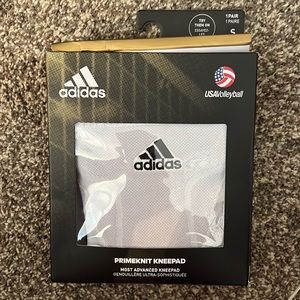 brand new adidas volleyball knee pads